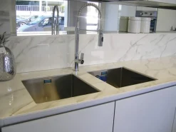 Essebi Cucina lineare in vetro a prezzo scontato 38%- Cucine Lineari|Cucine Moderne