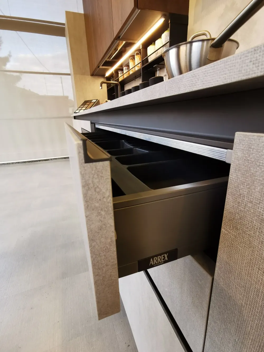 Arrex Cucina Loft xl moderna bianca lineare scontata 42%- Cucine Lineari|Cucine Moderne