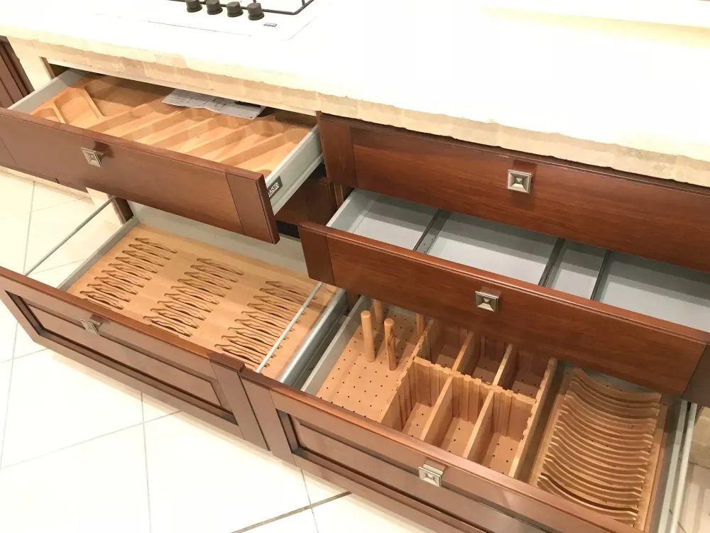 Cucina Maistri modello Carol Noce Cucine Lineari|Cucine Country