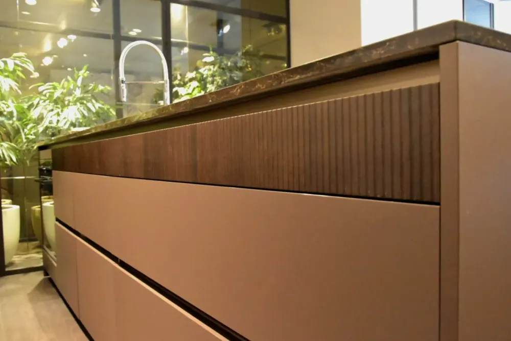 Cucina Metropolis natural con isola con un ribasso imperdibile^Stosa Sale