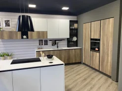 Hot Cucina modello Anta hpl e vetro PREZZO SCONTATO Cucine Ad Isola|Cucine Design