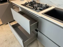 Cucina moderna ad angolo Metropolis a prezzo ribassato^Stosa Hot