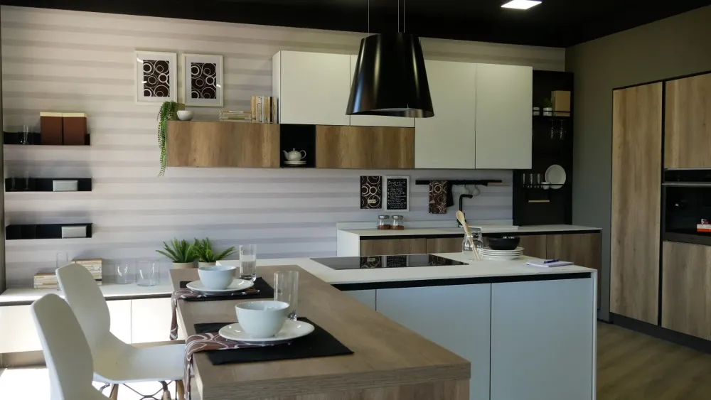 New Cucina moderna bianca ad isola Stratos in Offerta Outlet Cucine Ad Isola|Cucine Moderne