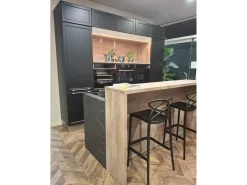 Cucina moderna con isola Giglio expo a prezzo scontato^Pensarecasa Online