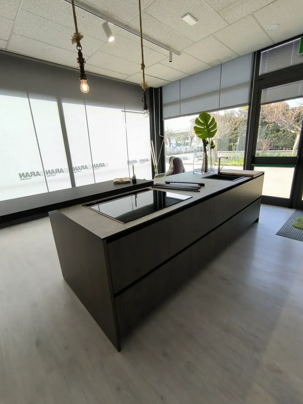 Aran Cucina moderna con isola Lab13 a prezzo ribassato- Cucine Ad Isola|Cucine Moderne