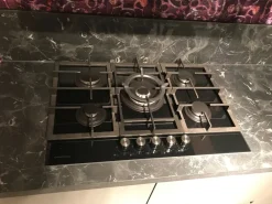 Outlet Cucina moderna in cemento antracite-legno a PREZZI OUTLET Cucine Ad Isola|Cucine Moderne