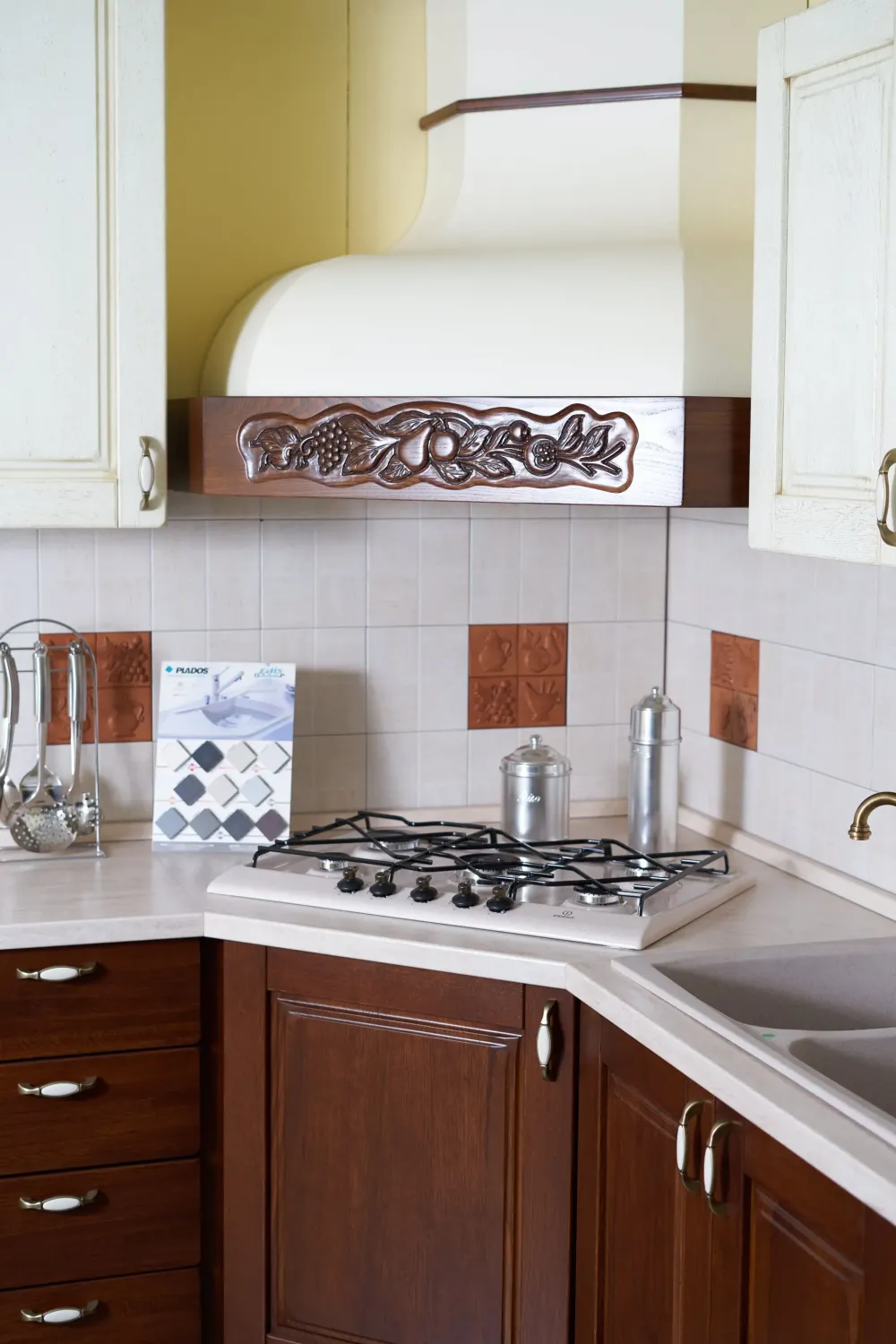 Artigianale Cucina noce country ad angolo Doppio dentello in offerta- Cucine Ad Angolo|Cucine Country