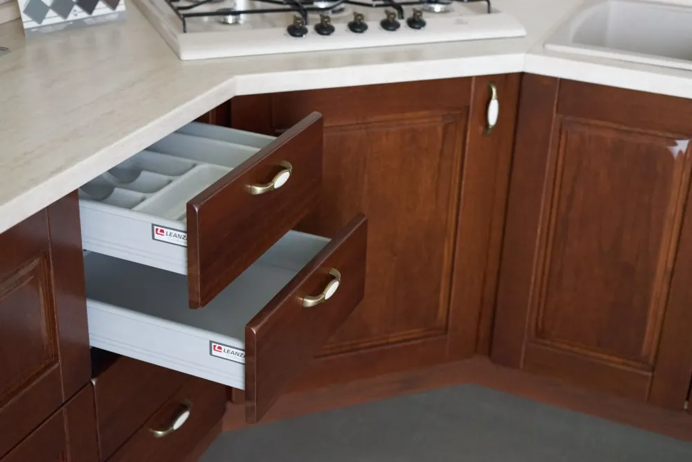 Artigianale Cucina noce country ad angolo Doppio dentello in offerta- Cucine Ad Angolo|Cucine Country