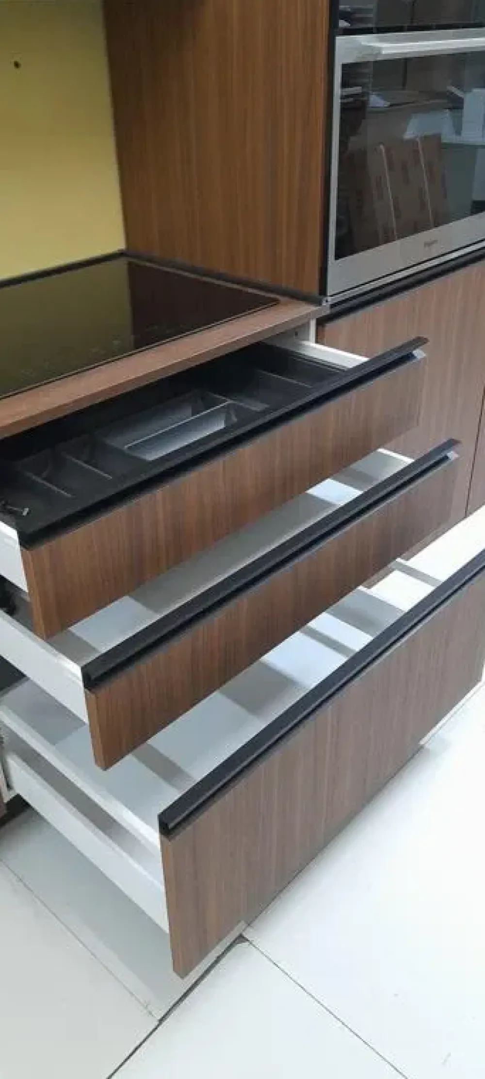 Cucina noce moderna lineare Nexus tabacco^Giannei