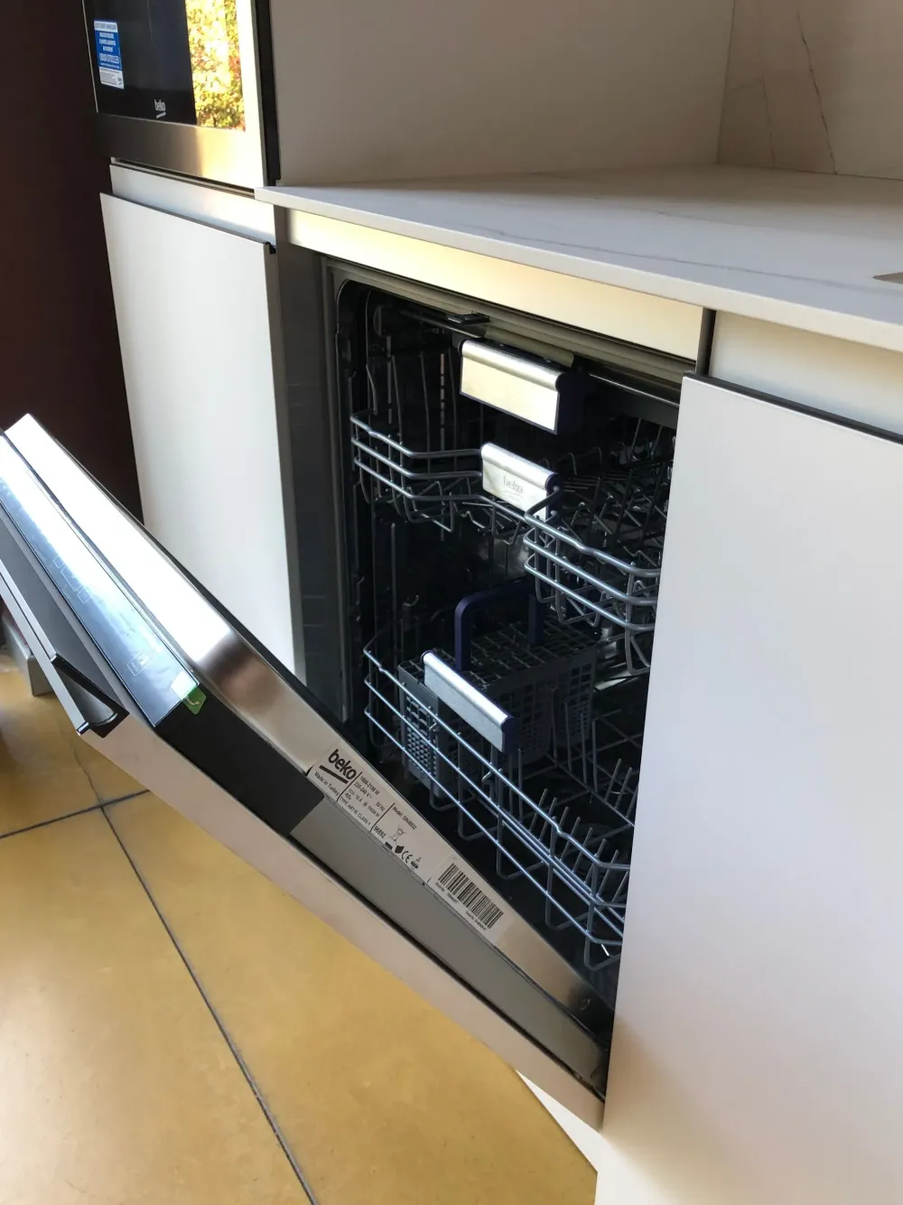 Nova Cucina Cucina design lineare bianca in laccato opaco Smart- Cucine Lineari|Cucine Design