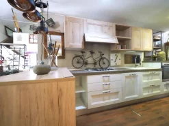 Hot Cucina Nuovi mondi cucine Cucina shabby white con penisola in offerta  OFFERTA OUTLET sconto 66% Cucine Con Penisola