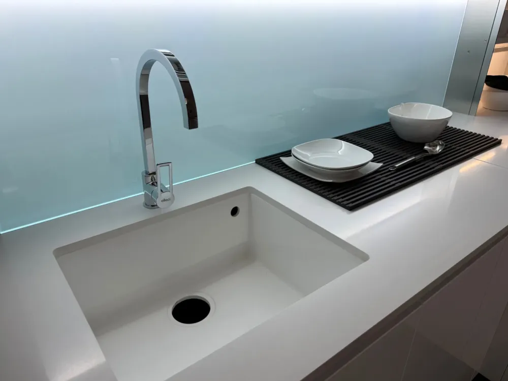 Cucina Oyster con penisola con un ribasso imperdibile^Veneta Cucine Clearance