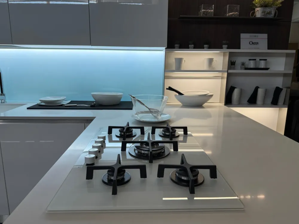 Cucina Oyster con penisola con un ribasso imperdibile^Veneta Cucine Clearance