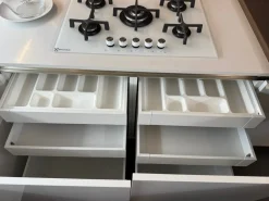 Cucina Oyster con penisola con un ribasso imperdibile^Veneta Cucine Clearance