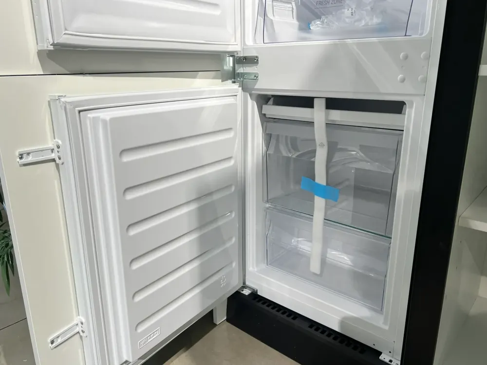 Sale Cucina pop moderna bianca con isola scontata 61% Cucine Ad Isola|Cucine Moderne