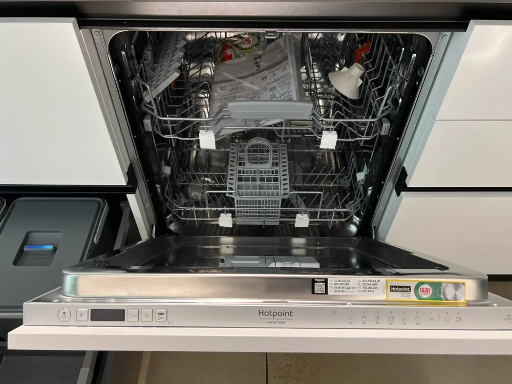 Sale Cucina pop moderna bianca con isola scontata 61% Cucine Ad Isola|Cucine Moderne