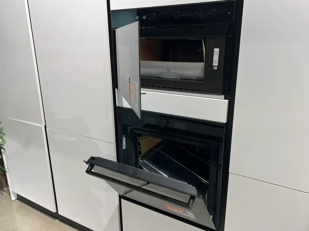 Sale Cucina pop moderna bianca con isola scontata 61% Cucine Ad Isola|Cucine Moderne