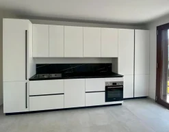 Primopiano Cucine Cucina moderna lineare bianca in laccato opaco Ingrosso cucine moderne icm51- Cucine Lineari|Cucine Moderne