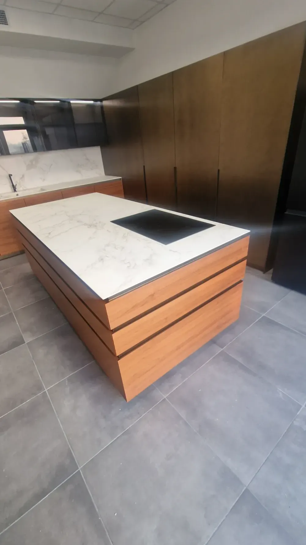 Discount Cucina rossa design con isola Cucina 45* a soli 27200 Euro Cucine Ad Isola|Cucine Design