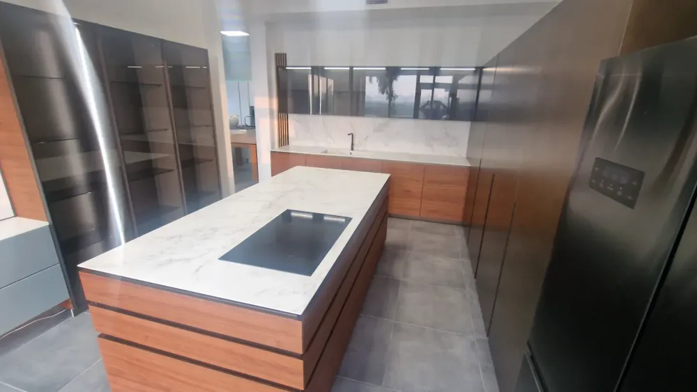 Discount Cucina rossa design con isola Cucina 45* a soli 27200 Euro Cucine Ad Isola|Cucine Design