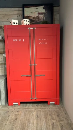 Cucina rossa industriale lineare Dispensa container   in Offerta Outlet^Marchi Cucine Clearance