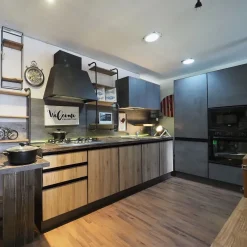 Collezione esclusiva Cucina rovere chiaro industriale con penisola Cucina industrial colonne e piano snack - Cucine Con Penisola