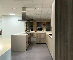 Outlet Cucina rovere chiaro moderna con penisola Ak project Cucine Con Penisola|Cucine Moderne
