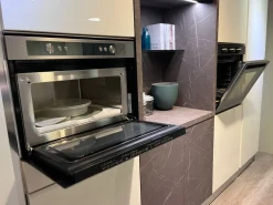 Scavolini Cucina moderna con isola bianca in laccata lucido Scenery- Cucine Ad Isola|Cucine Moderne