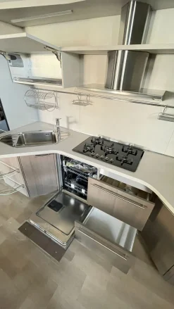 Cucina Skyline moderna grigia lineare scontata 53%^Snaidero New