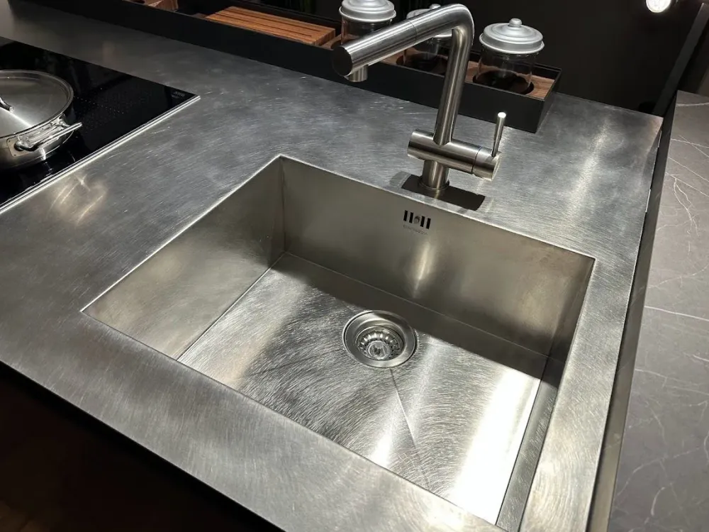 Arredo3 Cucina Time + asia moderna rovere moro con isola scontata 50%- Cucine Ad Isola|Cucine Moderne