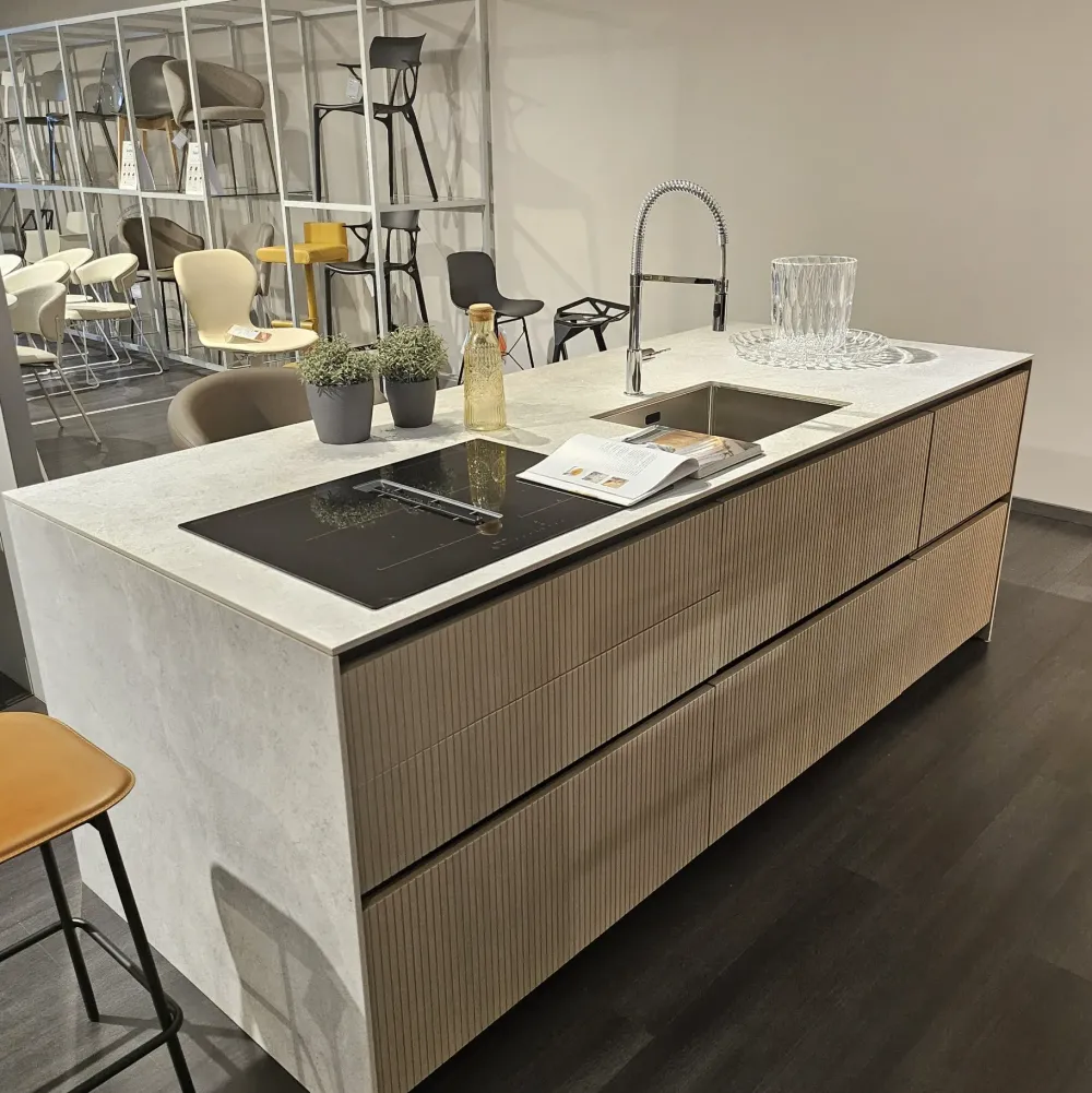 Arredo3 Cucina Time moderna grigia con isola scontata 30%- Cucine Ad Isola|Cucine Moderne