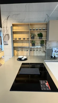 Cucina tortora moderna ad angolo Infinity scontata^Stosa Hot