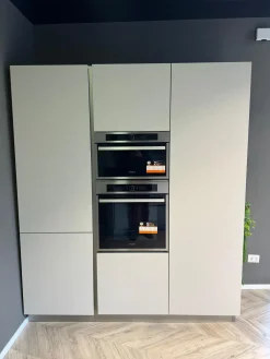 Cucina tortora moderna ad angolo Infinity scontata^Stosa Hot