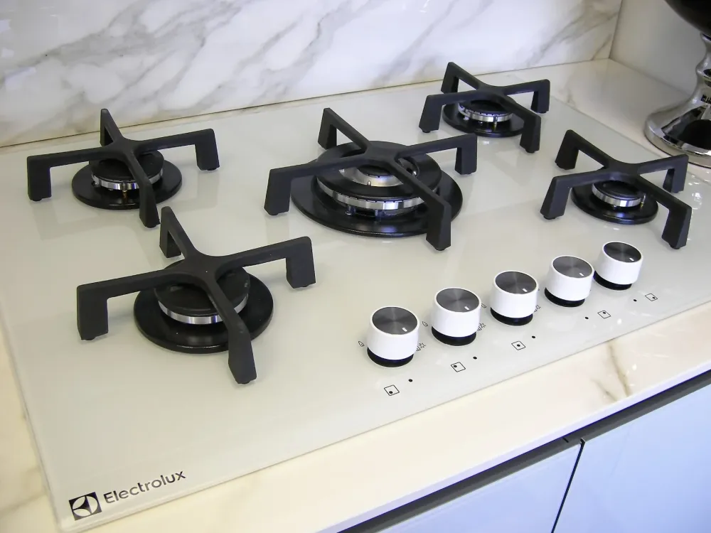 Arredo3 Cucina Vetro design bianca lineare scontata 38%- Cucine Lineari|Cucine Design