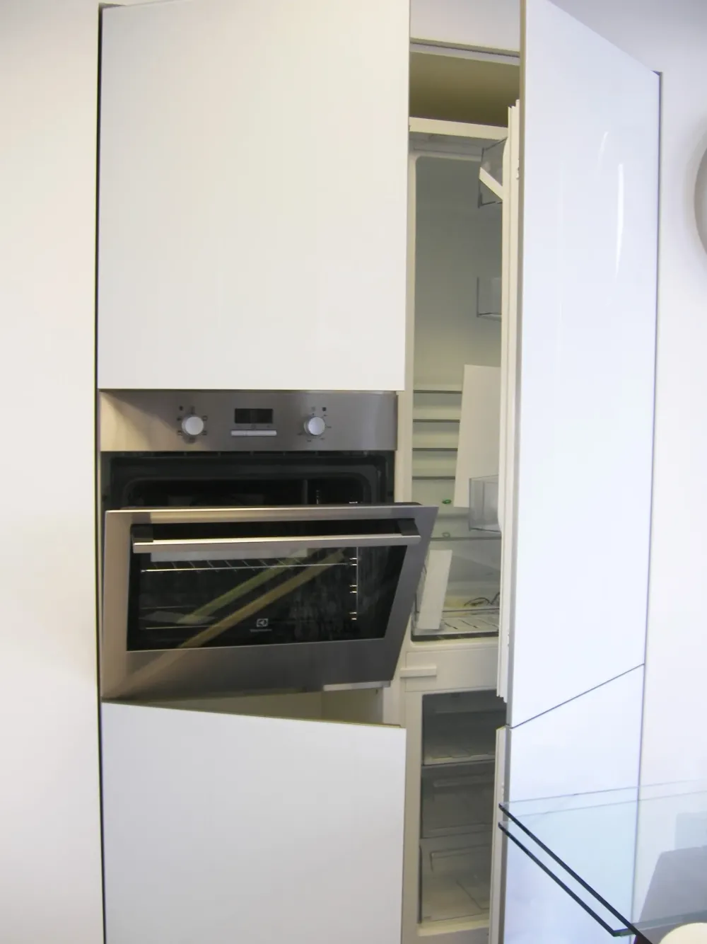 Arredo3 Cucina Vetro design bianca lineare scontata 38%- Cucine Lineari|Cucine Design