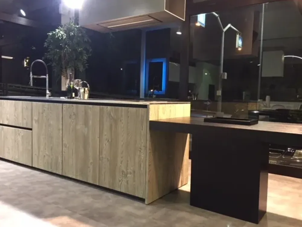 Cucina design ad isola altri colori in legno Line c - abete vecchio massello silver^Zampieri Cucine Best