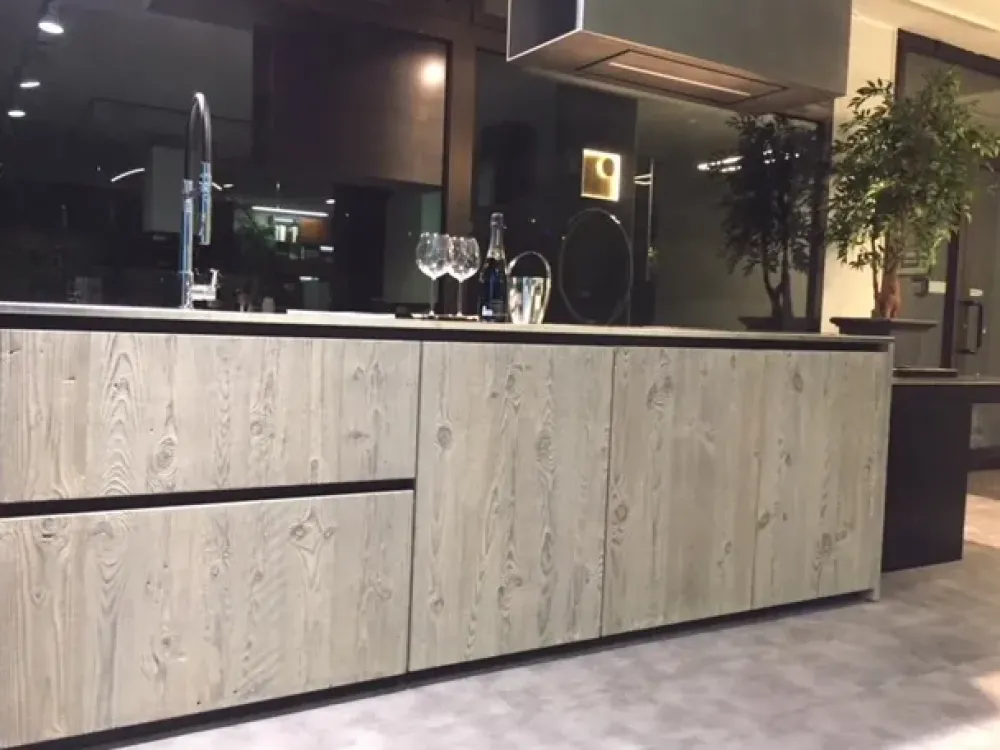 Cucina design ad isola altri colori in legno Line c - abete vecchio massello silver^Zampieri Cucine Best