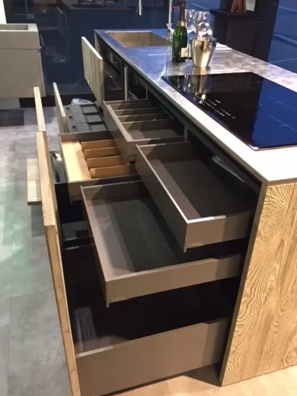 Cucina design ad isola altri colori in legno Line c - abete vecchio massello silver^Zampieri Cucine Best