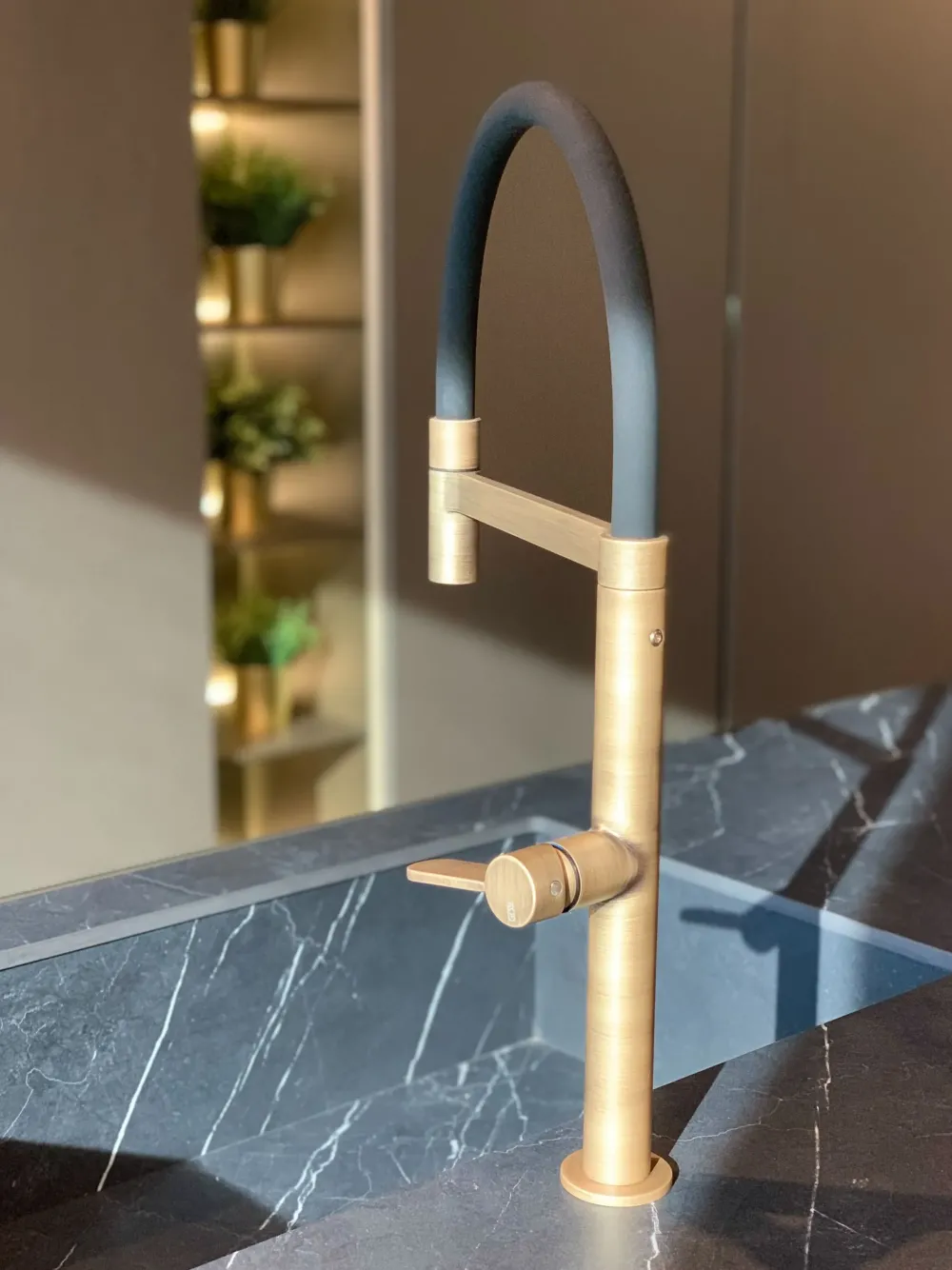 Cucina moderna ad isola altri colori in melaminico Segni^Zampieri Cucine Hot