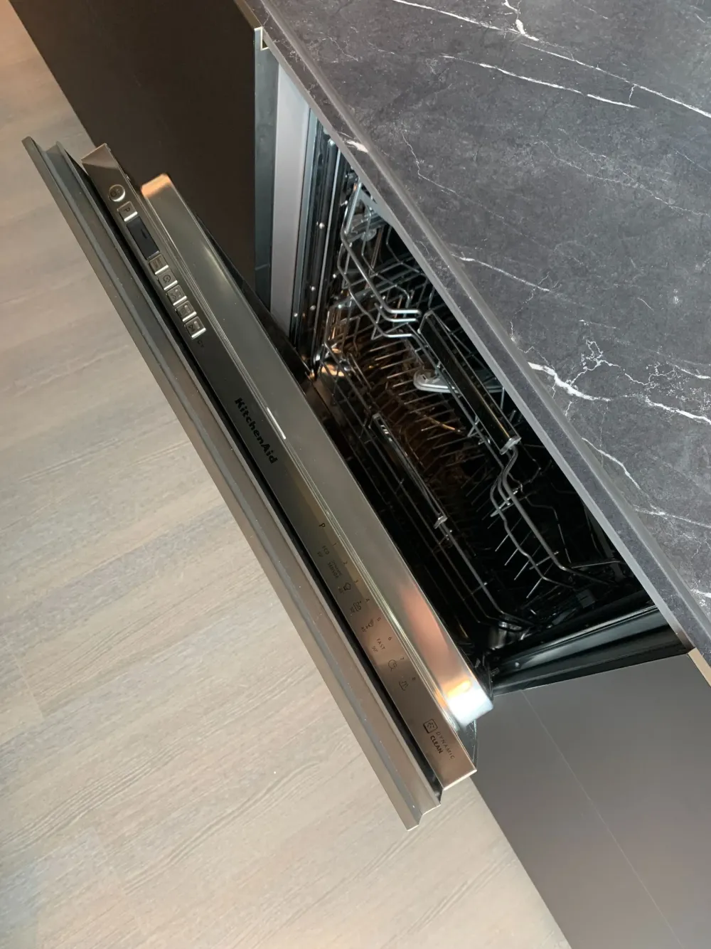 Cucina moderna ad isola altri colori in melaminico Segni^Zampieri Cucine Hot