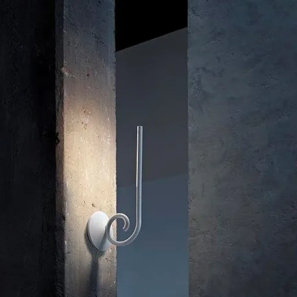 Da parete applique Linea alpha led Bianco con forte sconto^Flos Online