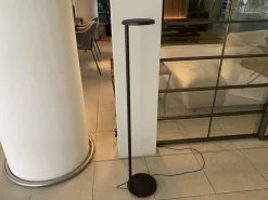 Da terra Oblique floor a prezzo Outlet^Flos Online