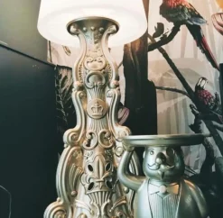 Slide Da terra stile Design Madame of love gold a prezzi outlet- Lampade Da Terra