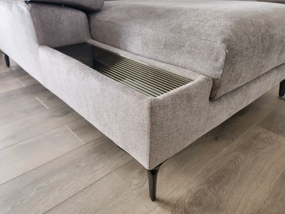 Outlet Divano a 4 posti modello All-in di a prezzo riservato Divani