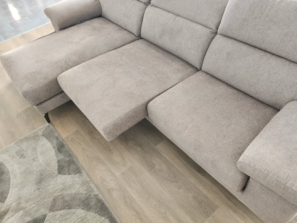 Outlet Divano a 4 posti modello All-in di a prezzo riservato Divani