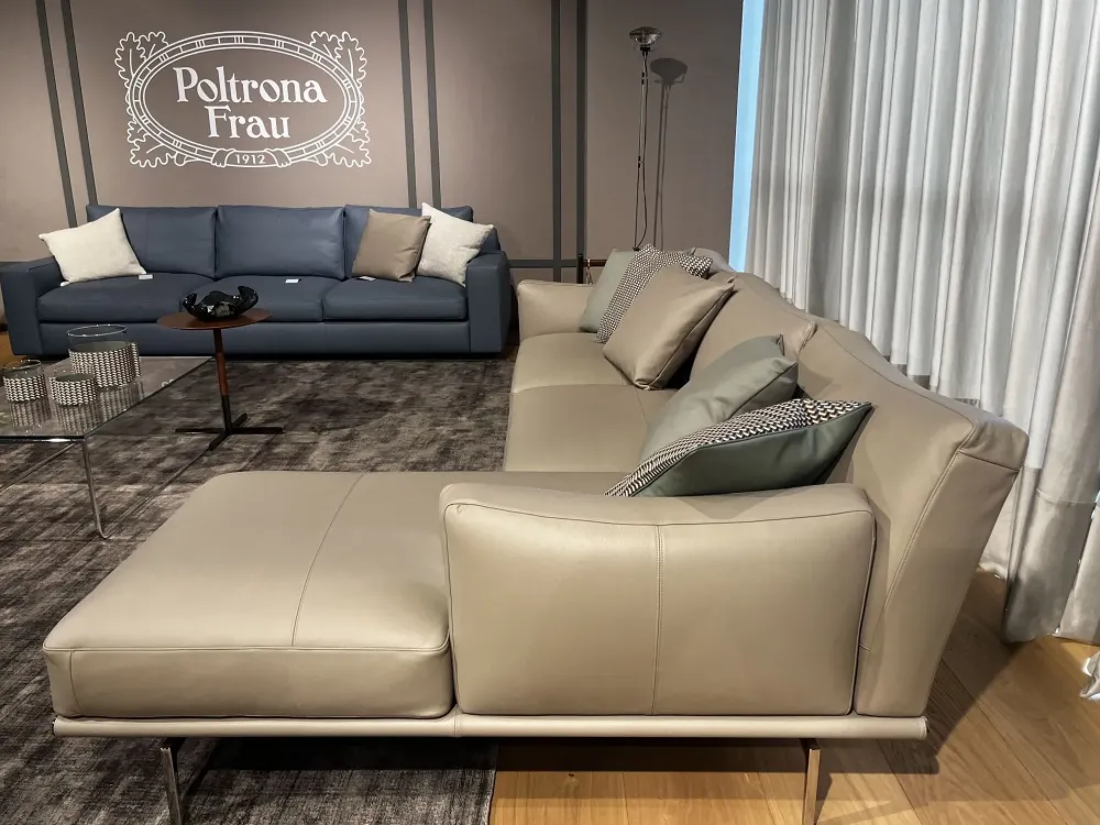 Poltrona Frau Divano a 3 posti modello Happy jack di a prezzo riservato- Divani