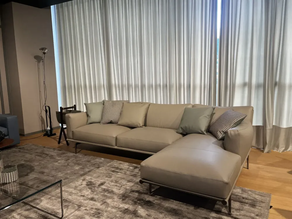 Poltrona Frau Divano a 3 posti modello Happy jack di a prezzo riservato- Divani