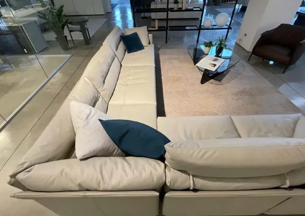 Divano Angolare Grantorino a 15028€^Poltrona Frau Online