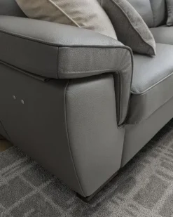 Collezione esclusiva Divano angolare Hollis Mottes selection a PREZZO OUTLET scontato del 40%- Divani