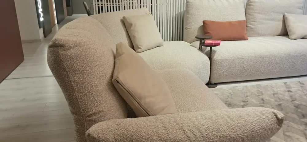 Clearance Divano Angolare modello Sinatra di a prezzi outlet Divani